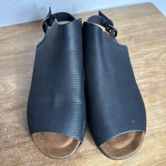 Pierre Dumas Black Slingback Sandals Size 10 Women's Peep Toe Shoes Side Buckle - Picture 2 of 11